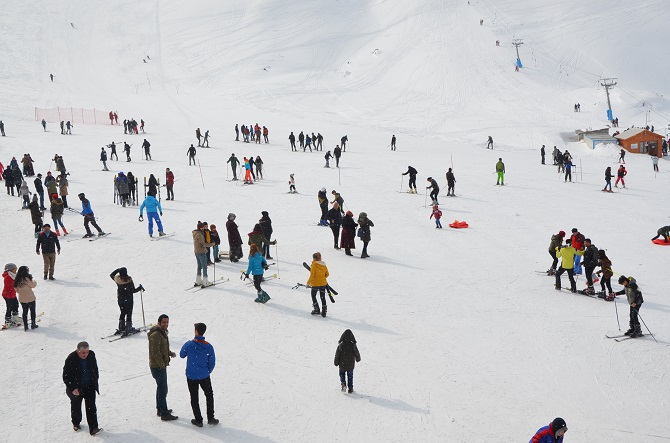 Hakkarili kayak severlerin şebeke çilesi 20