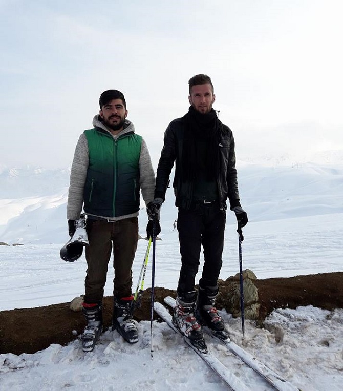 Hakkarili kayak severlerin şebeke çilesi 25