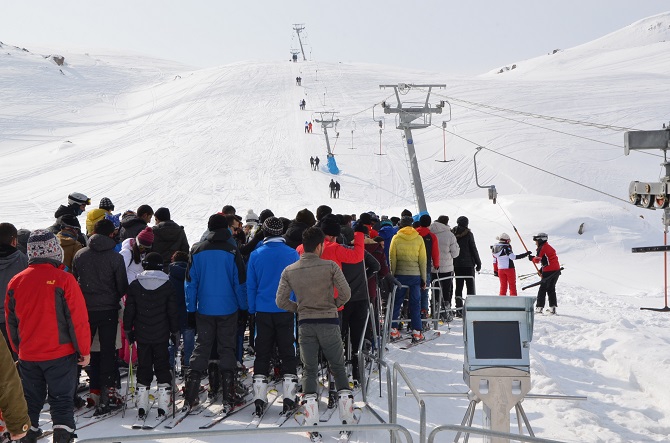 Hakkarili kayak severlerin şebeke çilesi 4