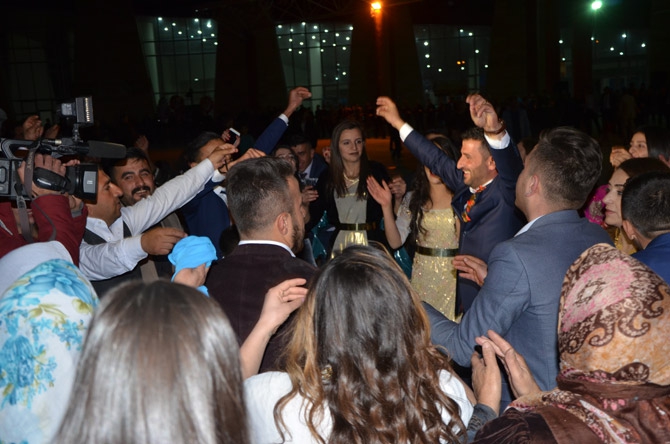 Özkan ailesinin mutlu günü 12