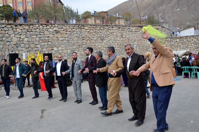 Özkan ailesinin mutlu günü 14