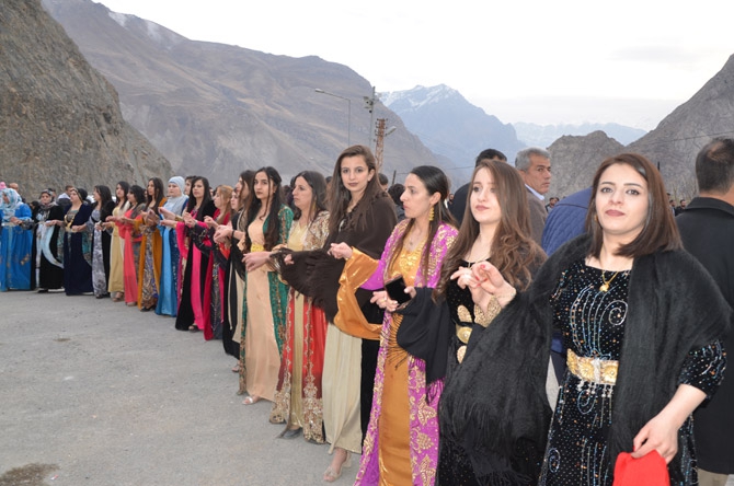 Özkan ailesinin mutlu günü 17