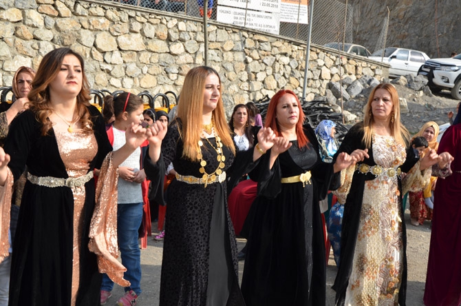 Özkan ailesinin mutlu günü 22