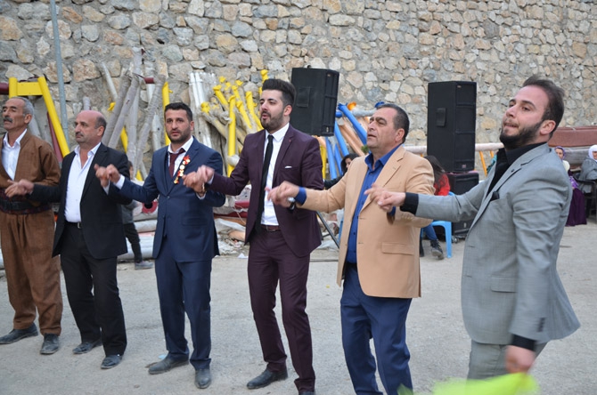 Özkan ailesinin mutlu günü 26