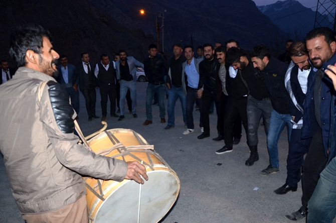 Özkan ailesinin mutlu günü 32