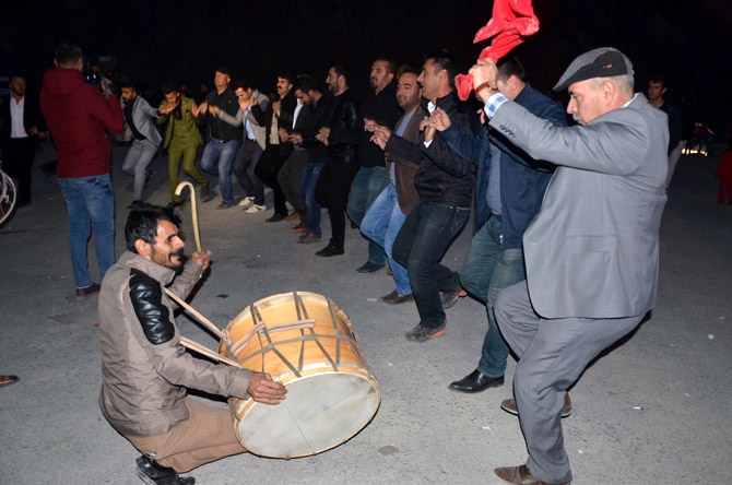 Özkan ailesinin mutlu günü 37