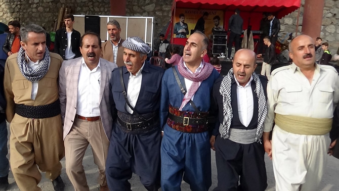 Özkan ailesinin mutlu günü 48