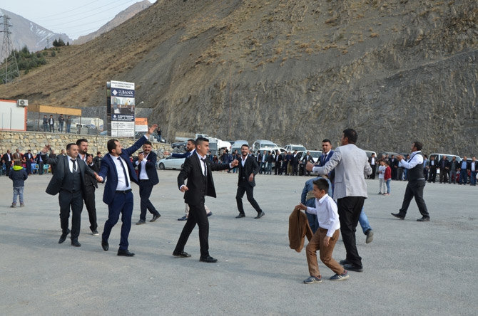 Özkan ailesinin mutlu günü 50