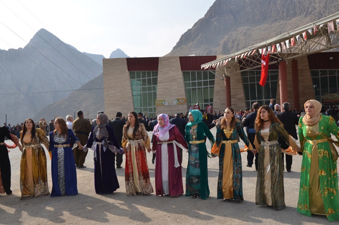 Özkan ailesinin mutlu günü 9