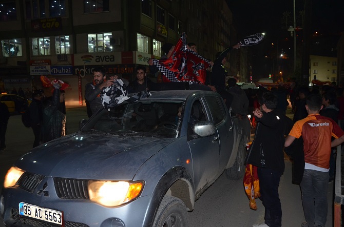 Hakkari’de Beşiktaş taraftarı sokağa döküldü 2