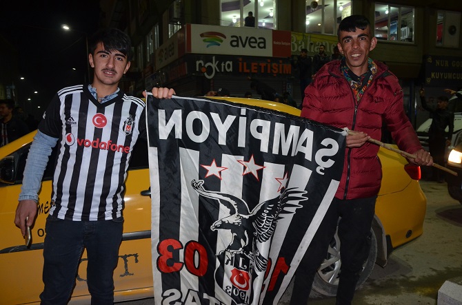 Hakkari’de Beşiktaş taraftarı sokağa döküldü 5