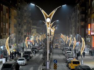 Estetik aydınlatmalar Hakkari’nin çehresini değiştirdi