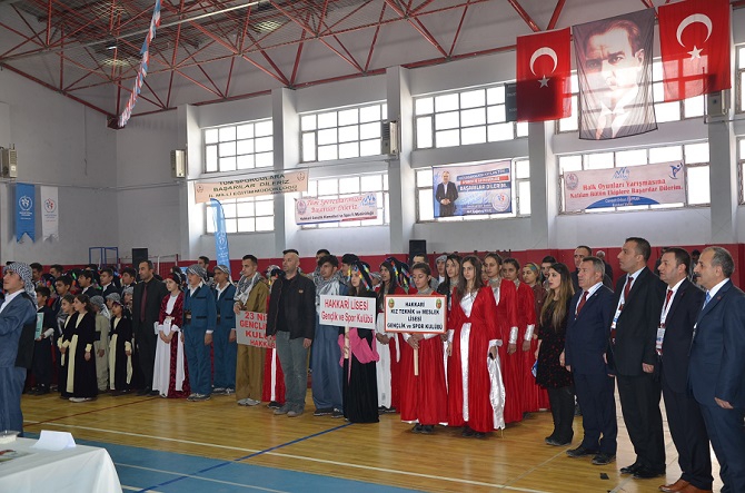 Hakkari'de Folklor yarışması 3