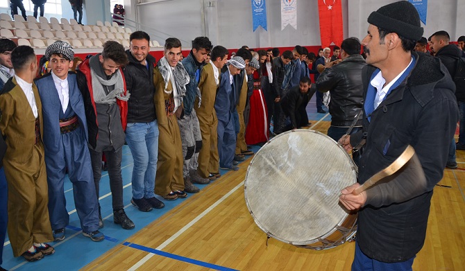 Hakkari'de Folklor yarışması 4