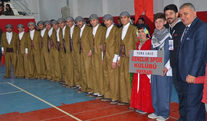 Hakkari'de Folklor yarışması 5