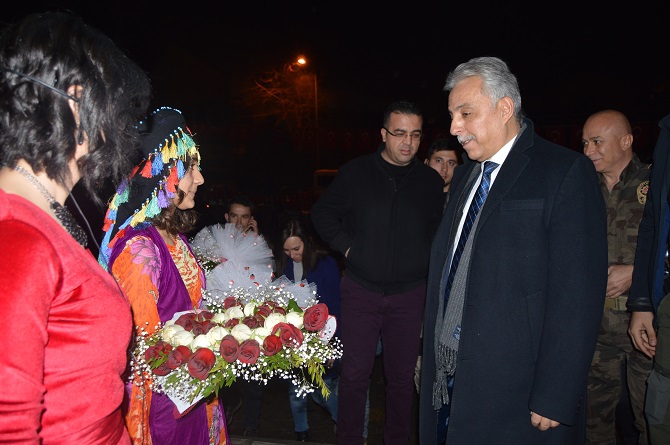 Hakkari'de Kültürlerin Dansı ile Reng-i programına yoğun ilgi 1