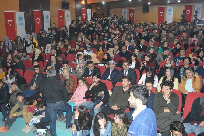 Hakkari'de Kültürlerin Dansı ile Reng-i programına yoğun ilgi 3