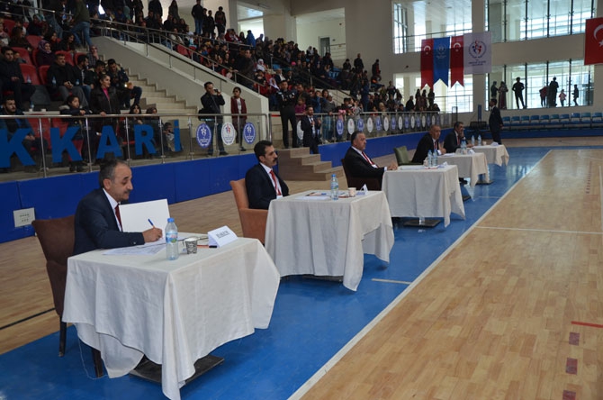 Hakkari'de halk oyunları yarışması düzenlendi 20