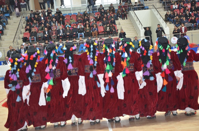 Hakkari'de halk oyunları yarışması düzenlendi 27