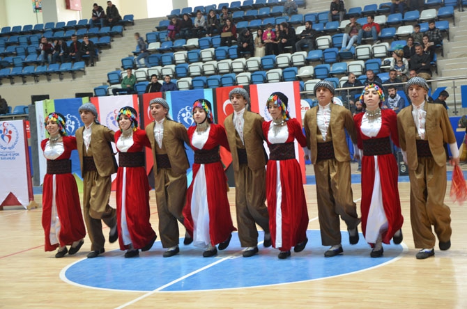 Hakkari'de halk oyunları yarışması düzenlendi 28