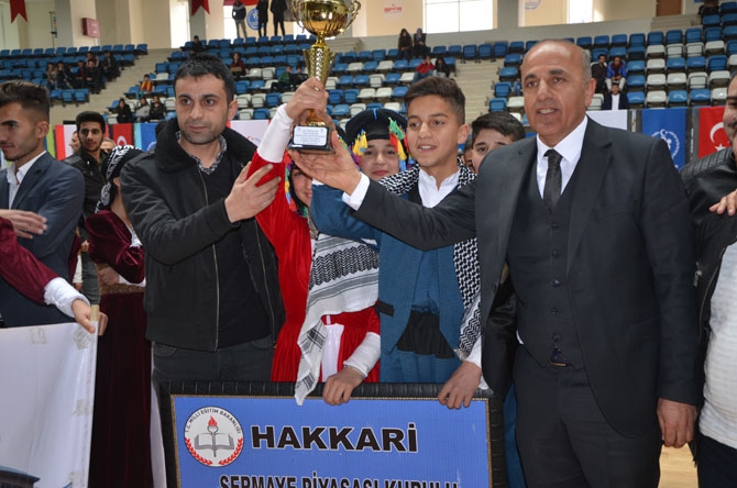 Hakkari'de halk oyunları yarışması düzenlendi 29