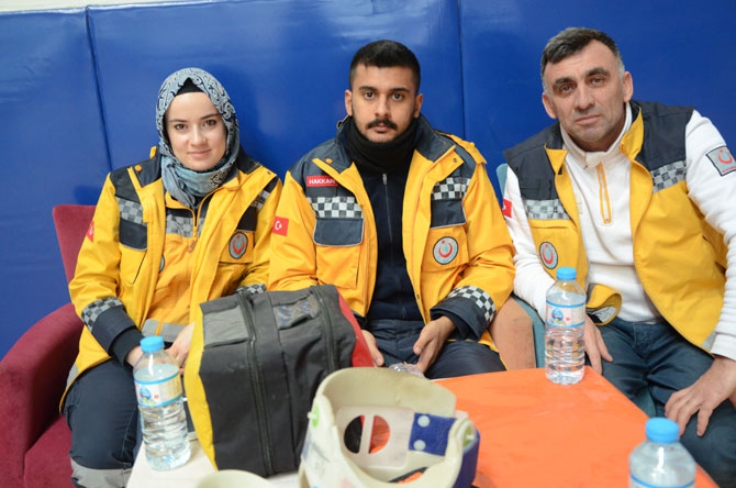 Hakkari'de halk oyunları yarışması düzenlendi 8