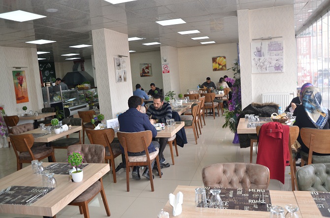 Hakkari’de bir ilk cafe restoran bir arada 8