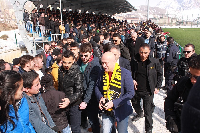 Hakkari Spor Muş Sporu 4-1 yendi 2