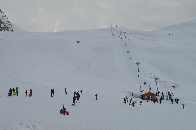 İran ve Irak'tan Hakkari'ye kayak yapmaya geliyorlar 11