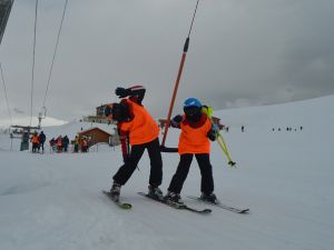 İran ve Irak'tan Hakkari'ye kayak yapmaya geliyorlar