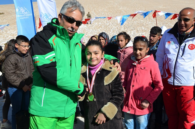 Hakkari'de '2'nci Kar Festivali' 21