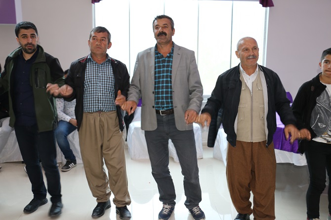 Özkan ailesinin mutlu günü 15