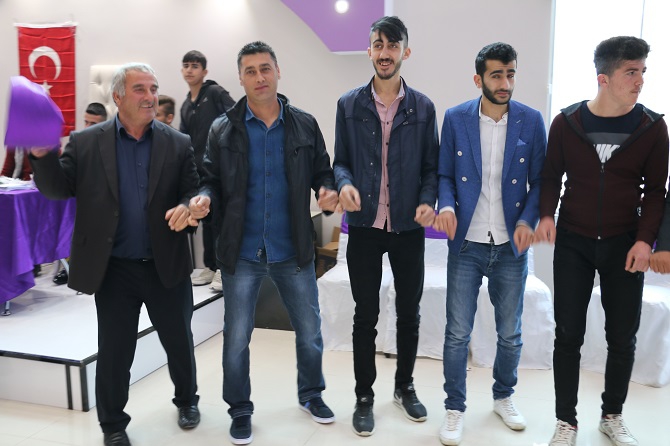 Özkan ailesinin mutlu günü 17