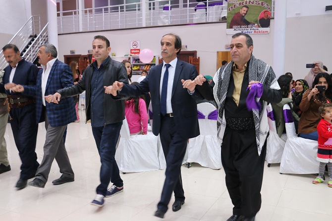 Özkan ailesinin mutlu günü 22