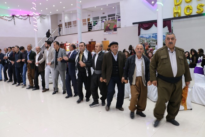 Özkan ailesinin mutlu günü 24