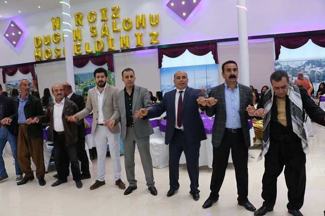 Özkan ailesinin mutlu günü 26