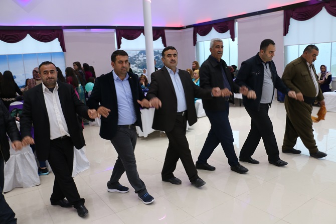 Özkan ailesinin mutlu günü 30