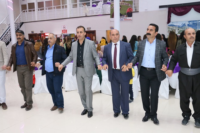 Özkan ailesinin mutlu günü 32