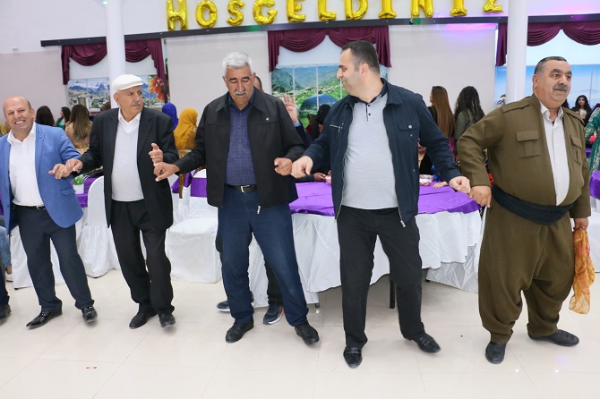 Özkan ailesinin mutlu günü 43