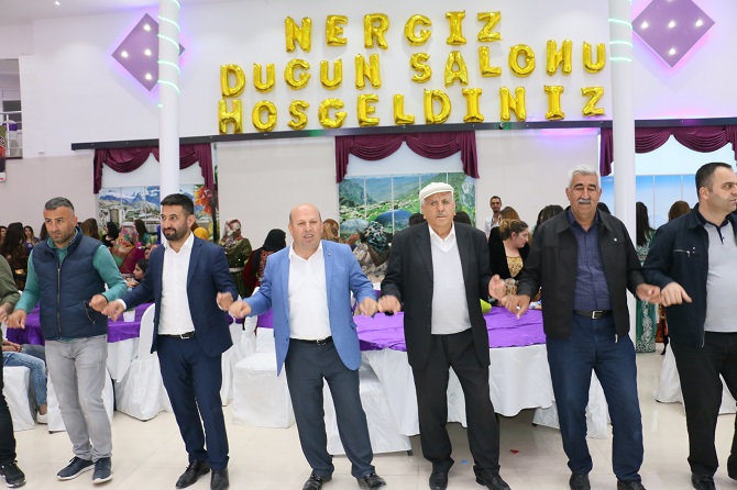 Özkan ailesinin mutlu günü 44