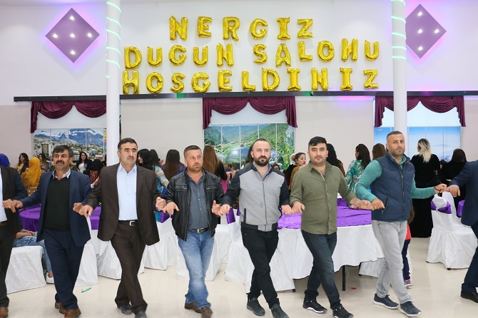 Özkan ailesinin mutlu günü 45