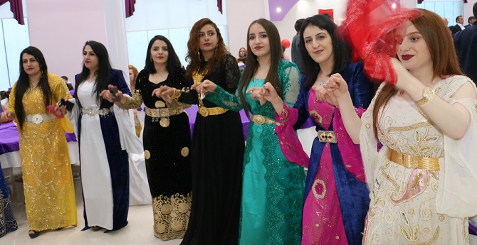 Özkan ailesinin mutlu günü 52