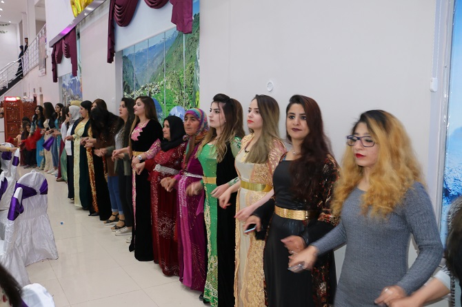 Özkan ailesinin mutlu günü 56