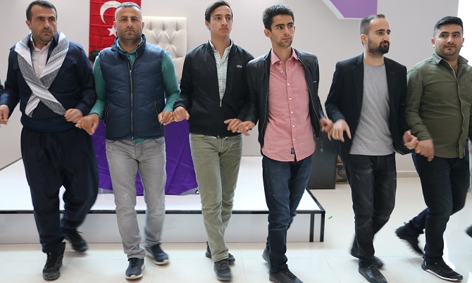 Özkan ailesinin mutlu günü 8