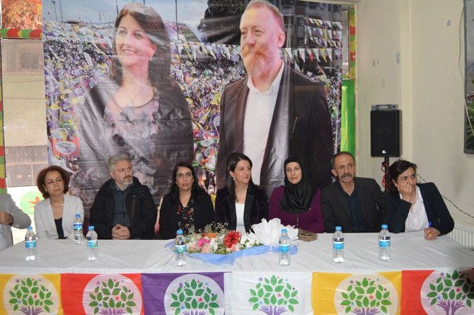 HDP Eş Genel Başkanı Buldan Hakkari’de 6