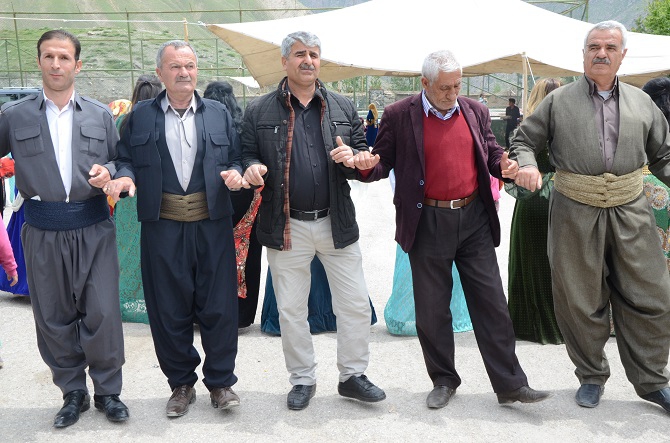 Akbaş Ailesinin mutlu günü 17