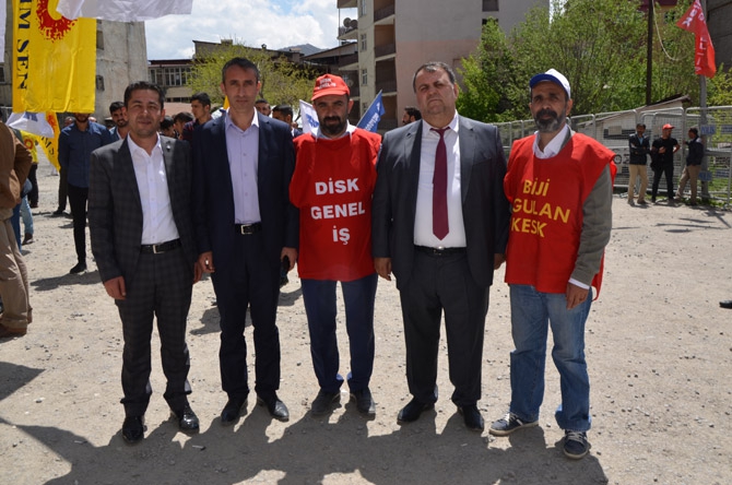 Hakkari’de halaylı 1 Mayıs kutlaması 8