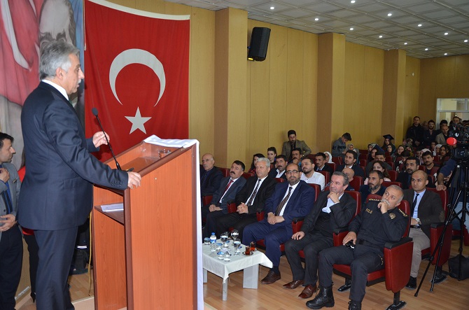 Hakkari Üniversitesi'nde Mezuniyet Sevinci 2