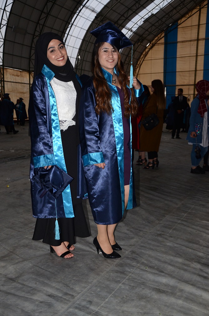 Hakkari Üniversitesi'nde Mezuniyet Sevinci 7