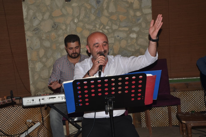 Hakkari Üniversitesi öğrencilerinin mezuniyet gecesi 11